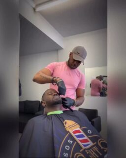 💈✂️ 1 Peter 4:10. - To give anything less than your best is to sacrifice the gift. Use your gift to serve others 🙏🏾 
————————————-

📅 BOOK ONLINE 💇🏿‍♂️💇🏻‍♂️
oehairdesign.com 👊🏾

————————————
#5starbarber #blackbarber #oehairdesign #portsmouth #shaq