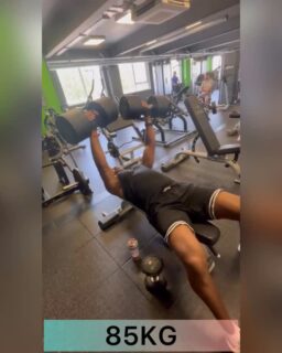 🏋🏾‍♀️ 🏋️ Progress… 
42.5 x 2 ‎ = 85, 45 x 2 ‎ = 90, 47.5 x 2 ‎ = 95 💪🏾
———
#cheatworkout #fitnessmotivation #fitnesslifestyle #gym #healthlife