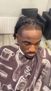 💈✂️ Looking after Nana, Havant & Waterlooville FC 
————————————-

📅 BOOK ONLINE 💇🏿‍♂️💇🏻‍♂️
oehairdesign.com 👊🏾

————————————
#5starbarber #barber #barbershop #bookings #barberlove #barbering #barberstyle #bognor #chichester #fade #freshcut #freshfade #footballer #haircut  #littlehampton #menshair #oe #oehairdesign #oeshapeup #portsmouth #portsmouthuni #shapeup #skinfade #shaq #shaqdabarber #skinfademafia #students‪ #westsussex