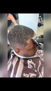 💈✂️ 💈✂️ To give anything less than your best is to sacrifice the gift. Use your gift to serve others, 
1 Peter 4:10. 
————————————-

📅 BOOK ONLINE 💇🏿‍♂️💇🏻‍♂️
oehairdesign.com 👊🏾

————————————
#5starbarber #blackbarber #oehairdesign #portsmouth #shaq